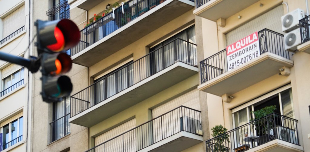 Alquileres en crisis: crece el endeudamiento y más hogares destinan la mayor parte de sus ingresos a la&nbsp;vivienda